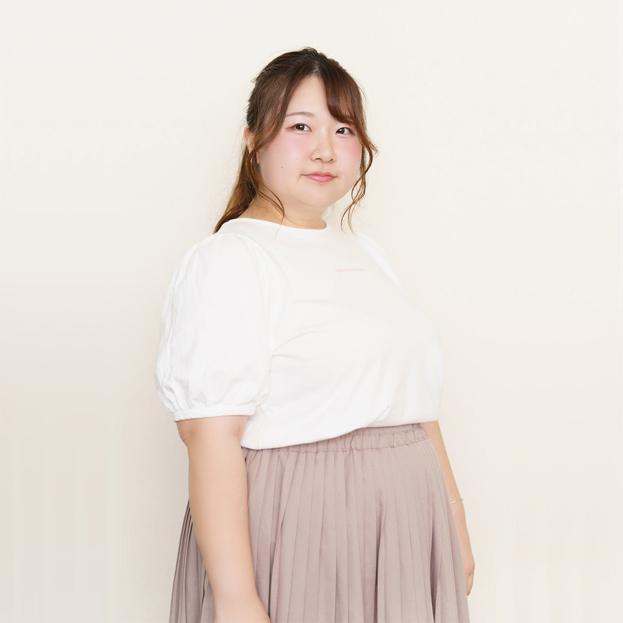 オリジナルロゴパフスリーブトップス